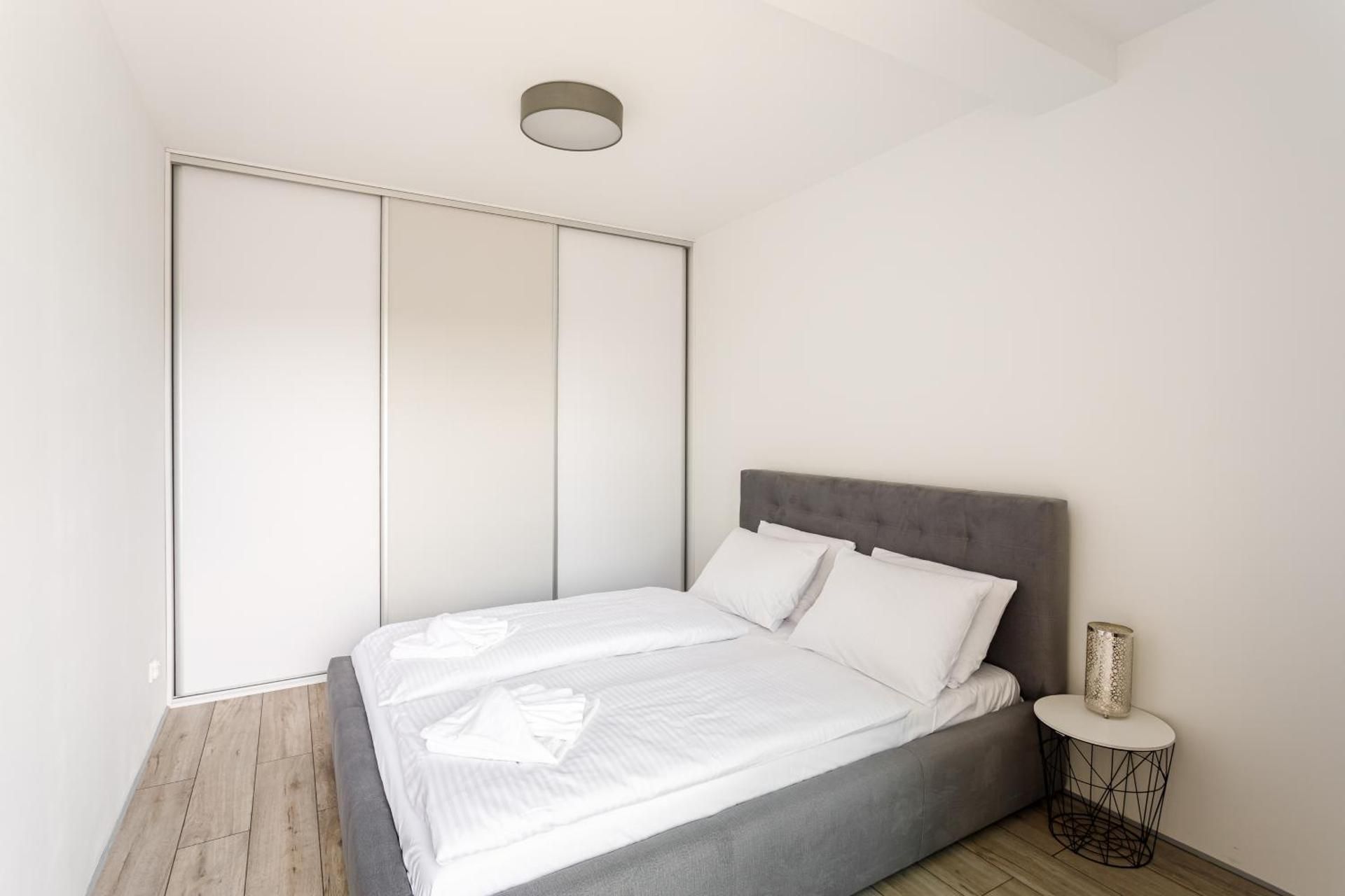 One-Bedroom Apartment - B81