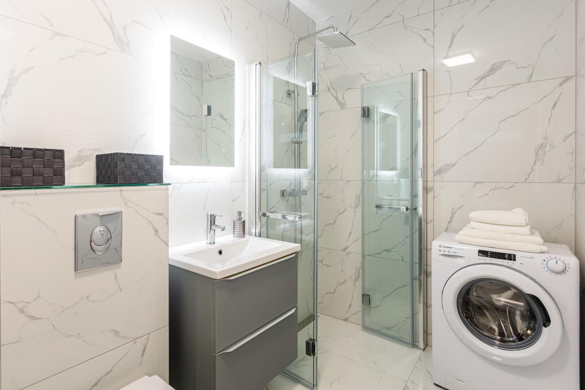 One-Bedroom Apartment - B81