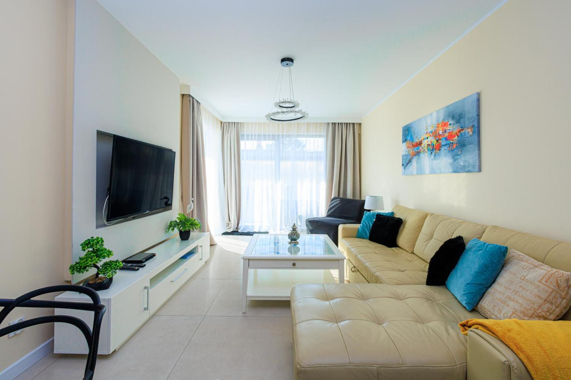 One-Bedroom Apartment -B17
