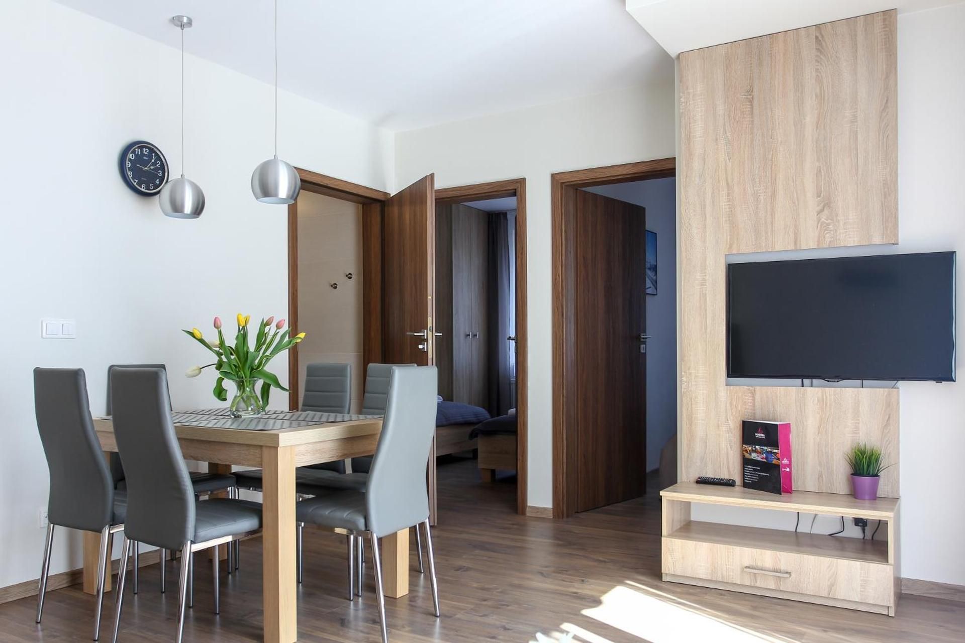 Two-Bedroom Comfort Apartment with Forest View