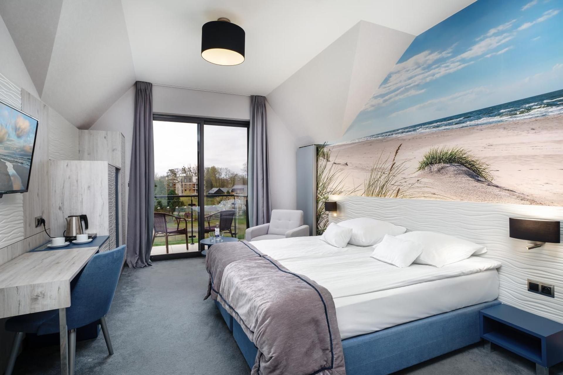 Double or Twin Room with Partial Sea View