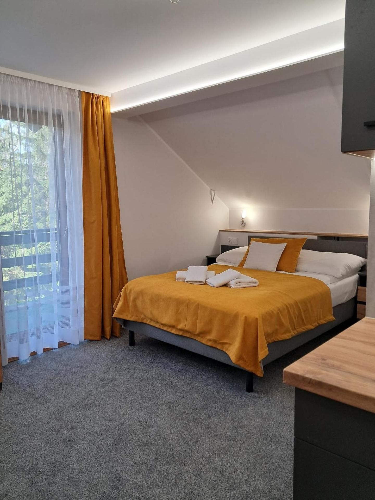 Apartment with Garden View