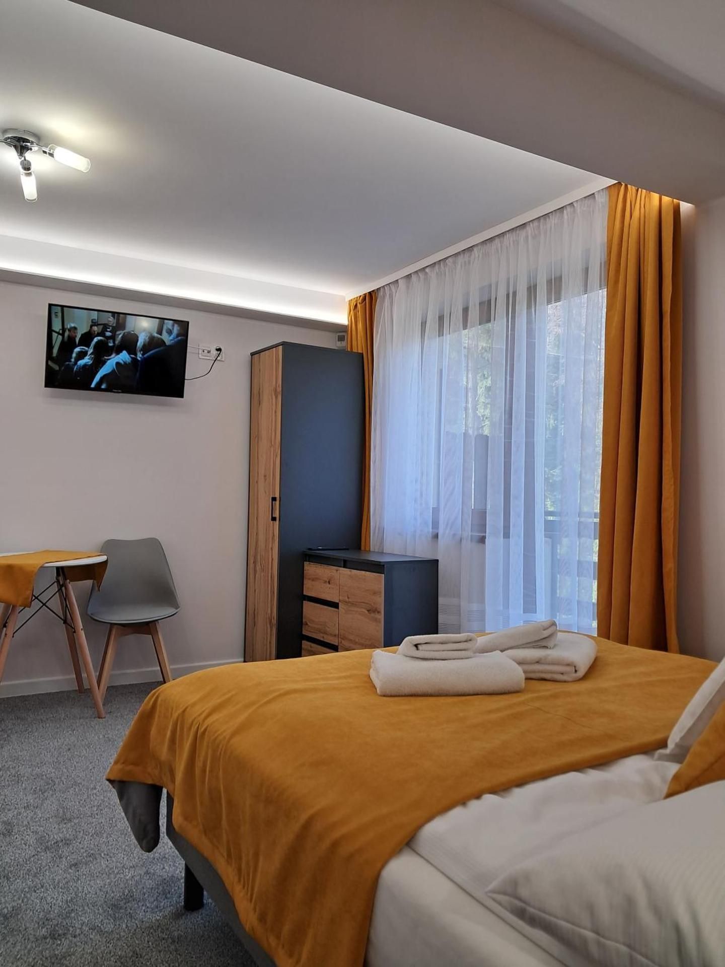 Apartment with Garden View