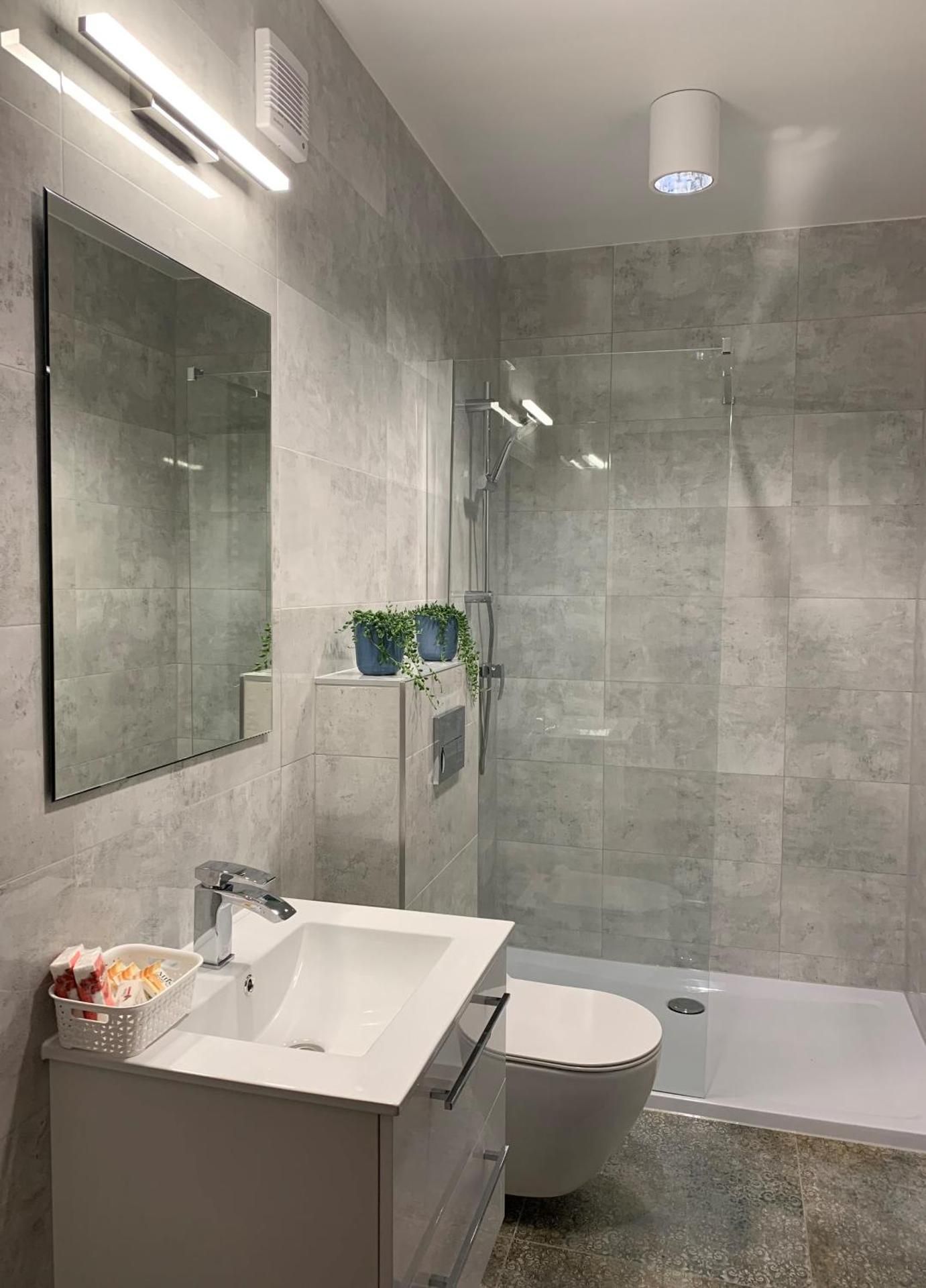 Quadruple Room with Private Bathroom
