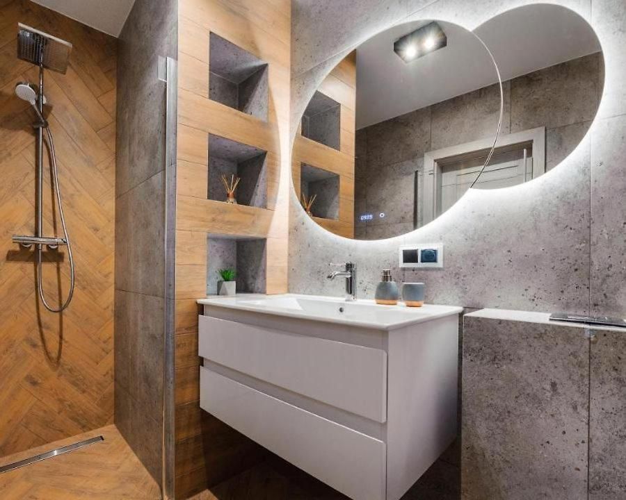 Superior One-Bedroom Apartment with Balcony