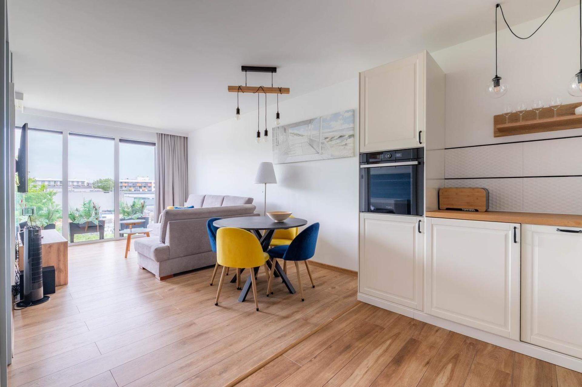 One-Bedroom Apartment with Balcony