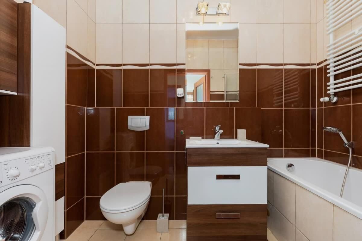 One-Bedroom Deluxe Apartment