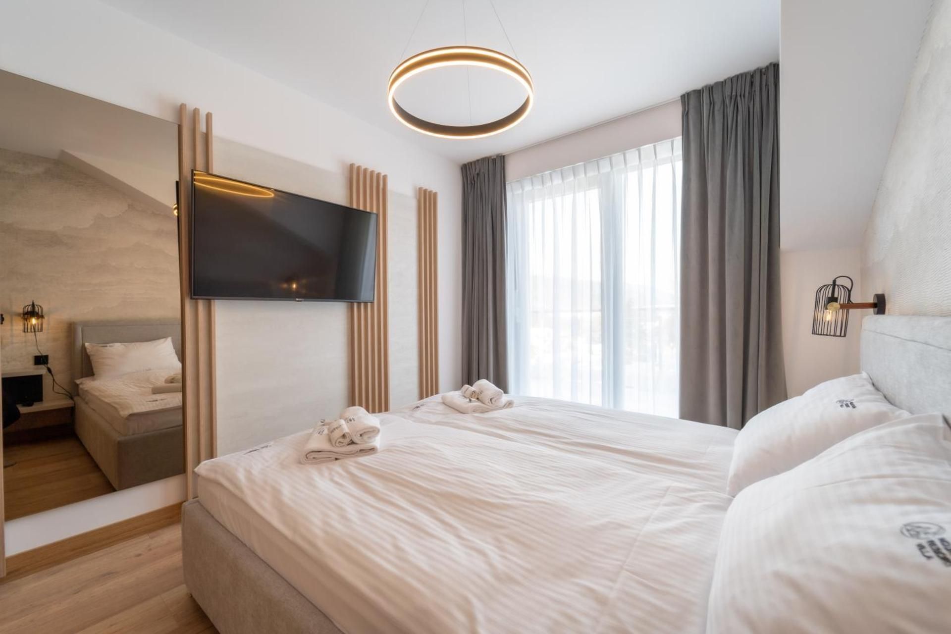 One-Bedroom Apartment with Balcony