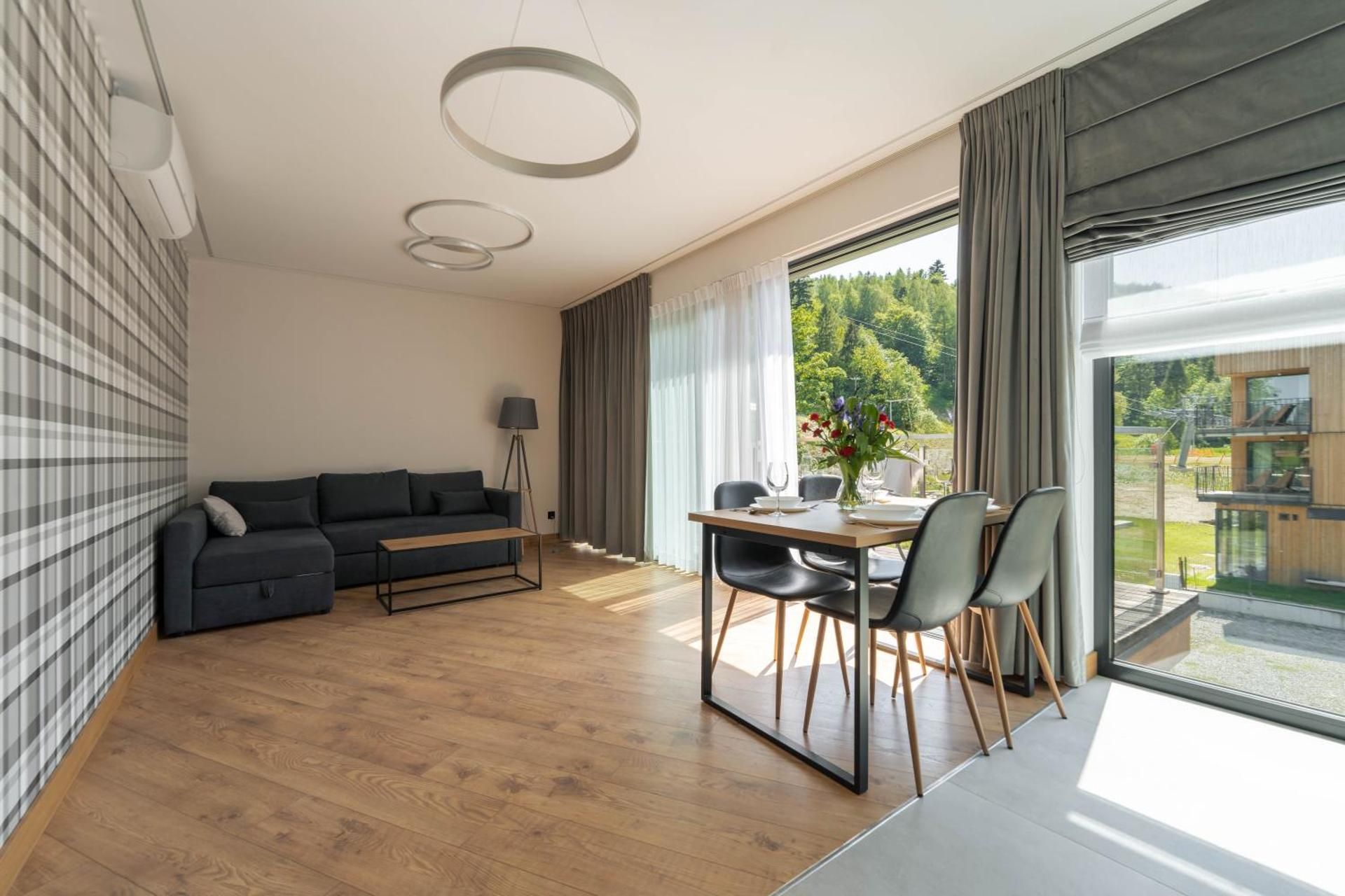 DELUXE APARTMENT