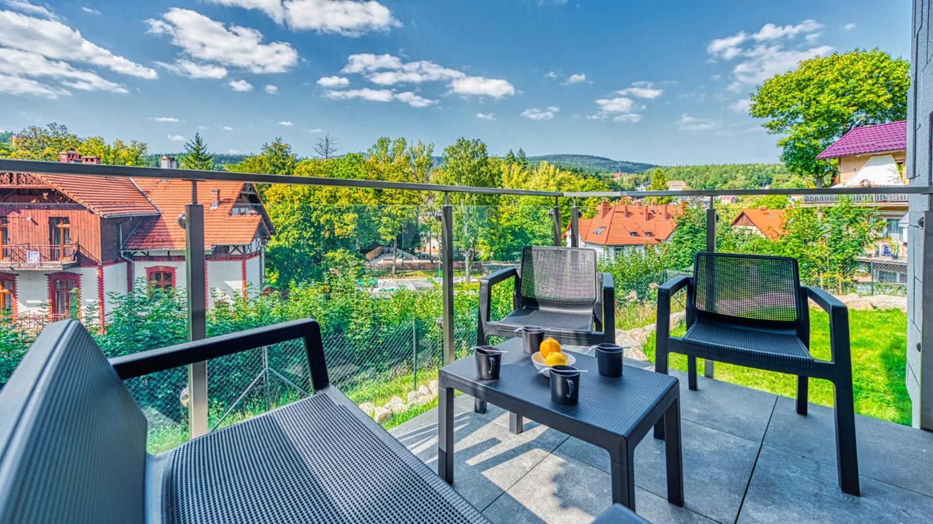 Two-Bedroom Deluxe Apartment with Balcony