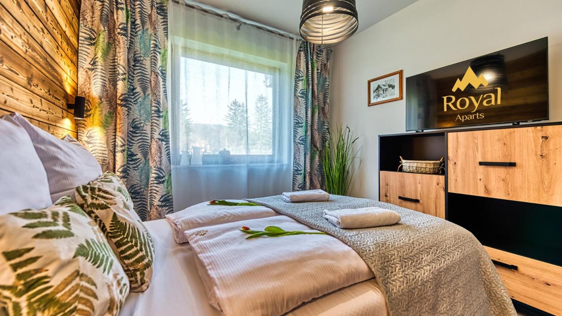 DELUXE APARTMENT