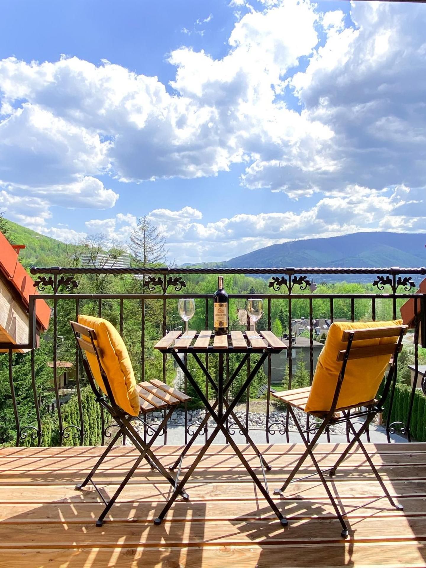 Suite with Mountain View