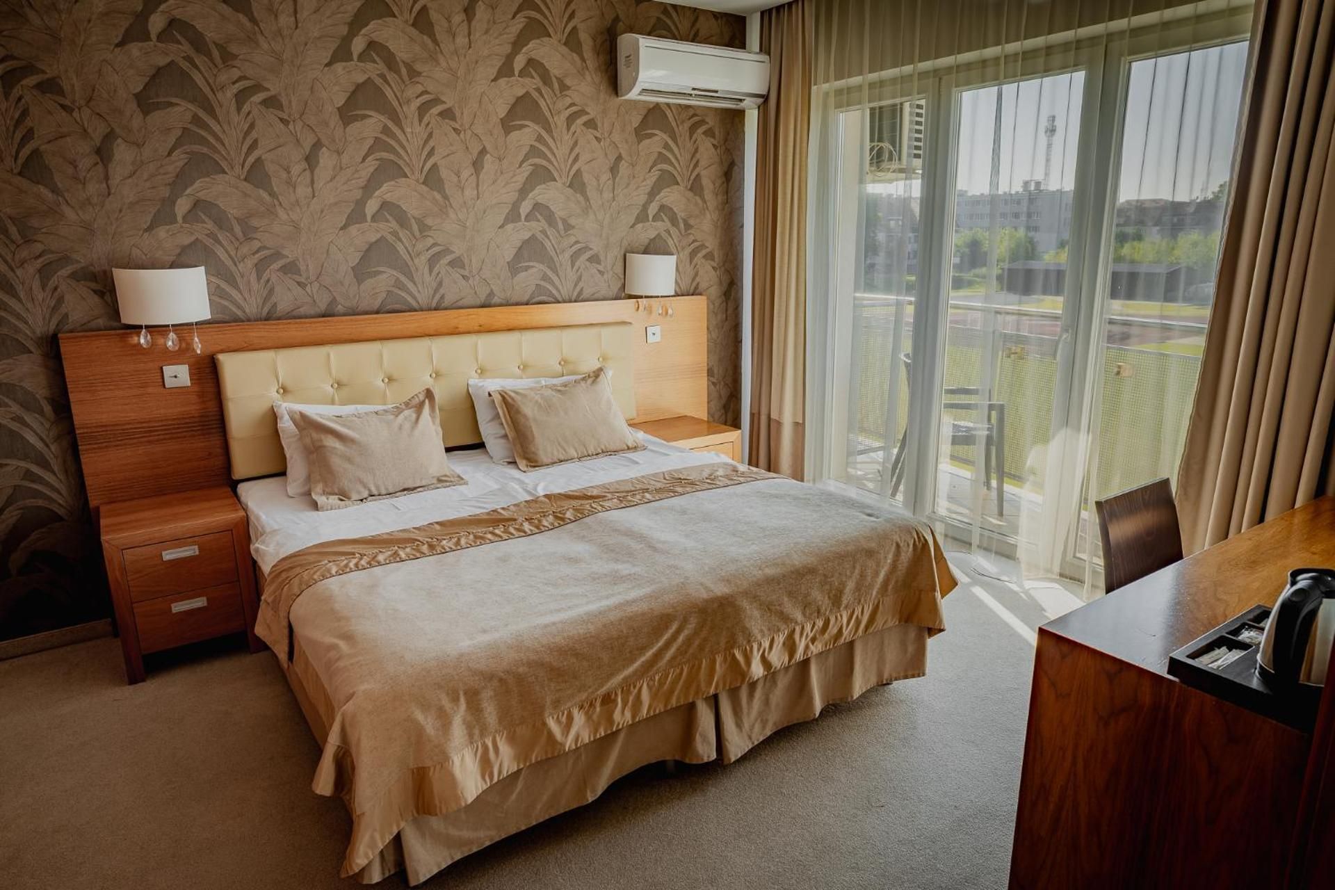 One-Bedroom Deluxe Apartment