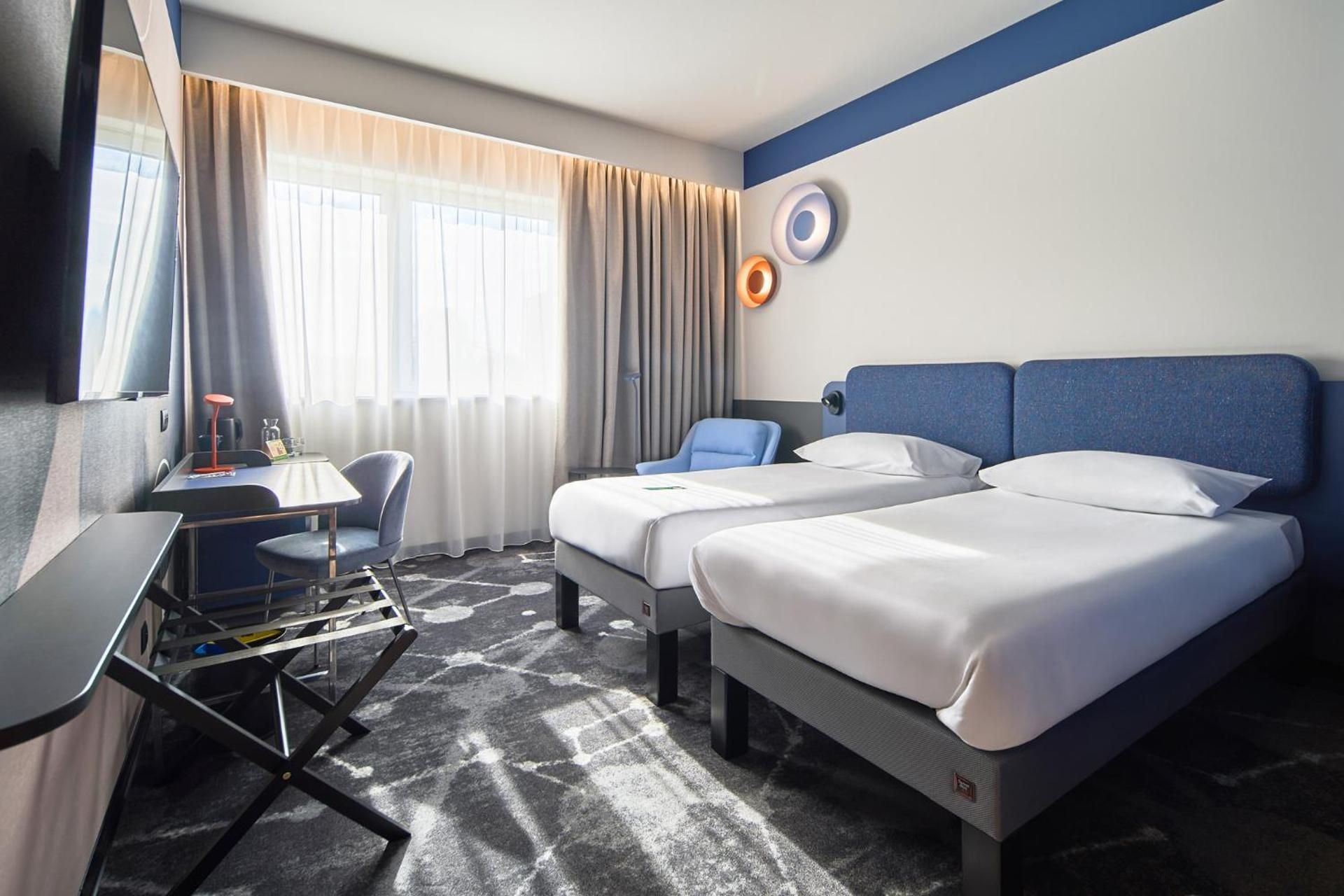 Standard Room with 2 Single Beds