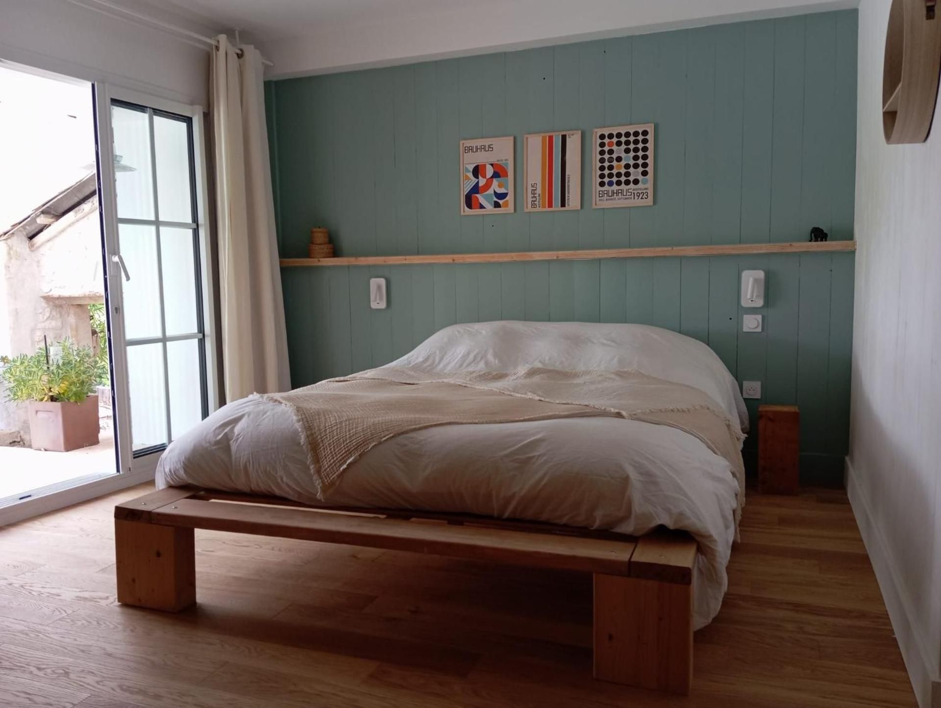 Queen Room with Pool View
