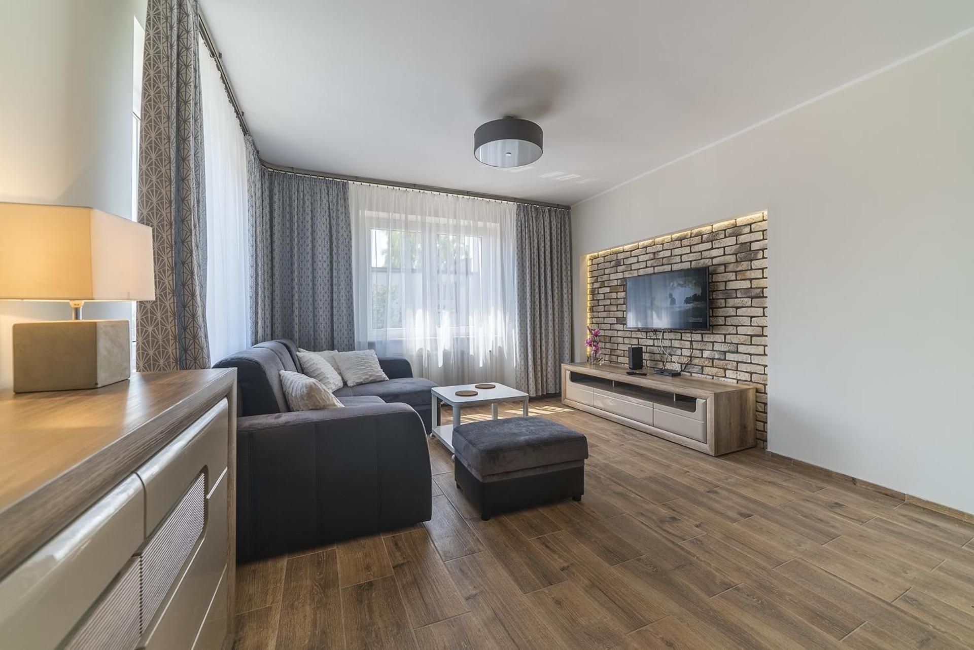 DELUXE APARTMENT