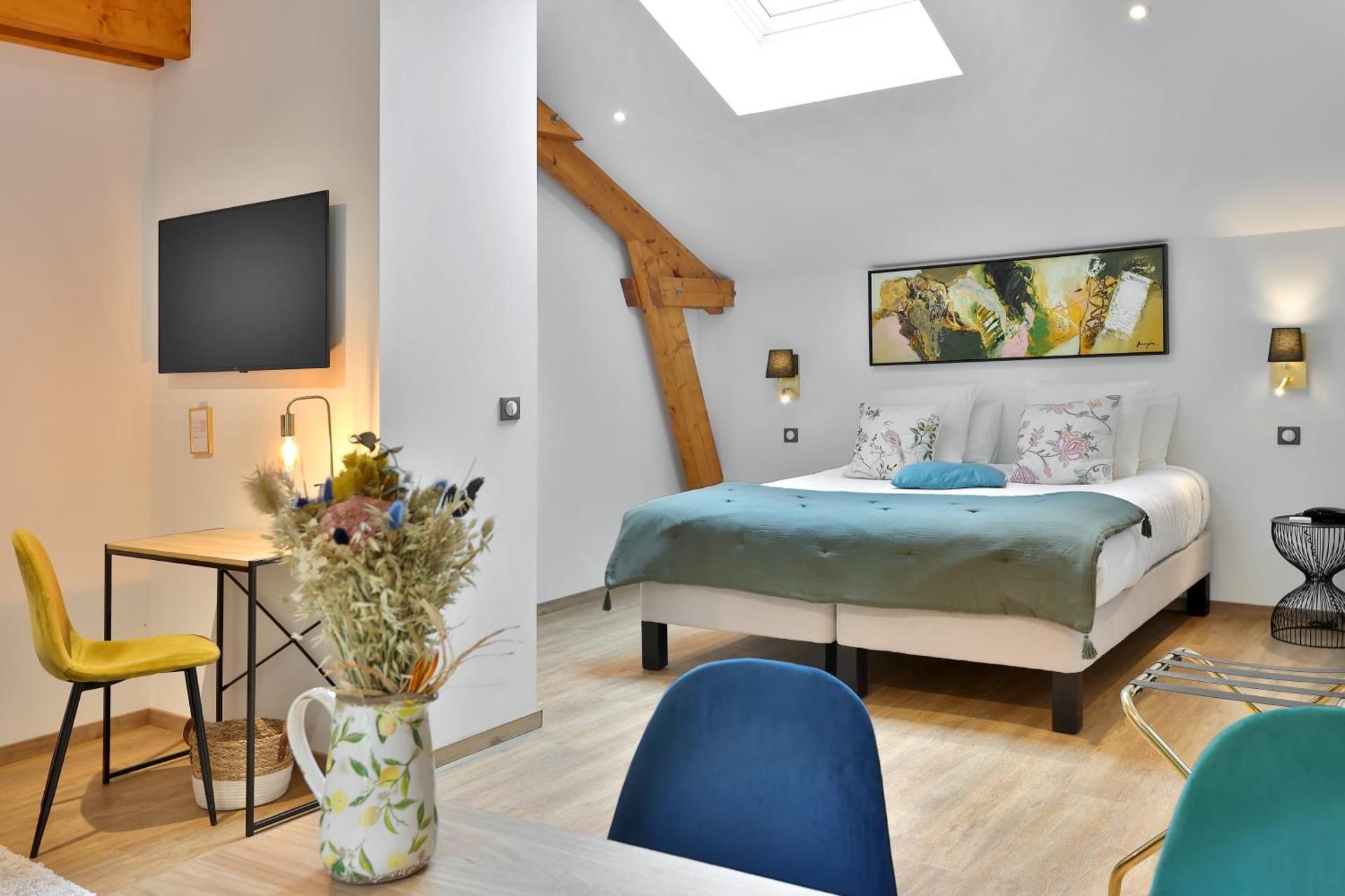 Junior Suite with Pool View