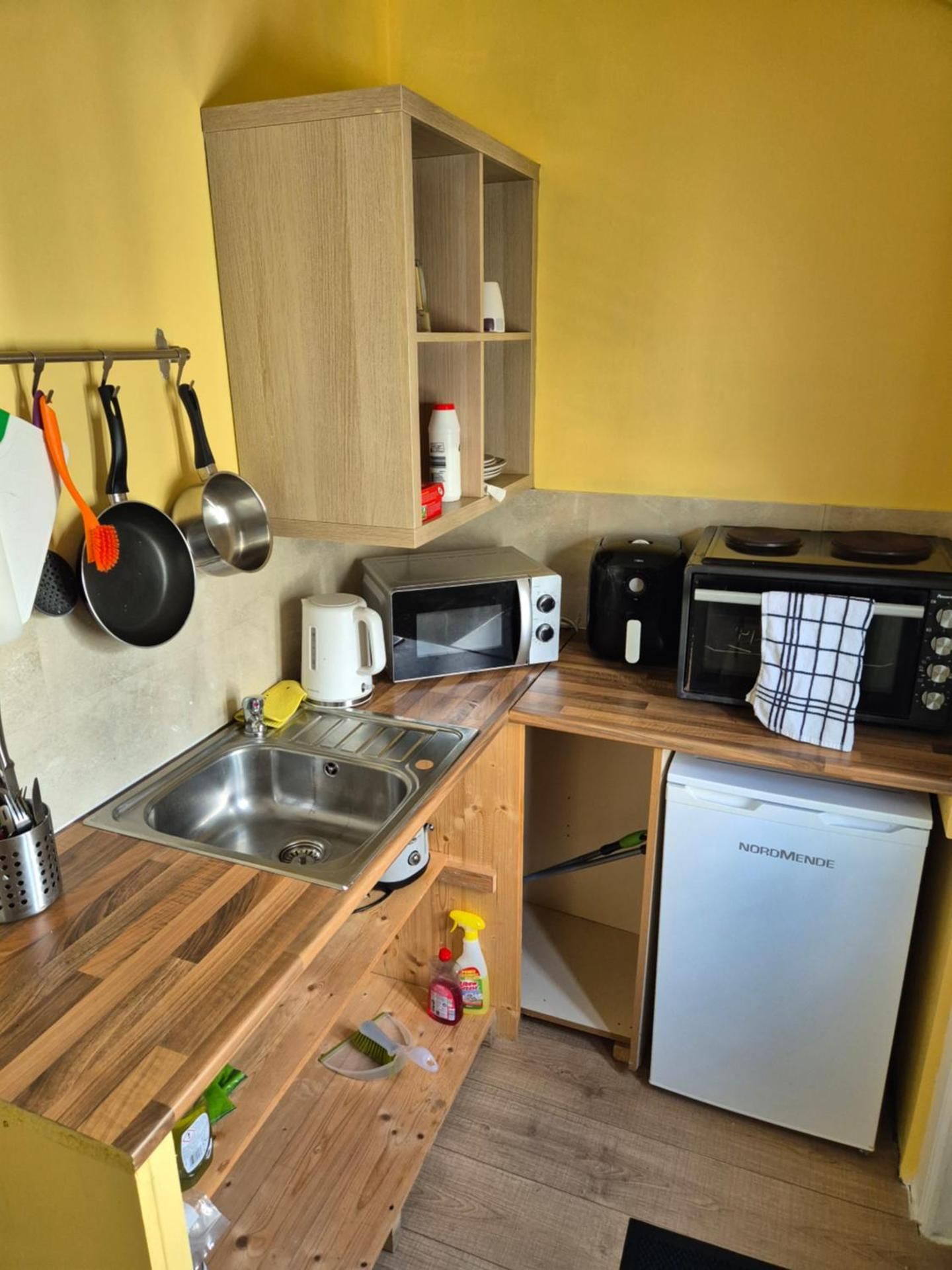 17A DB Airbnb