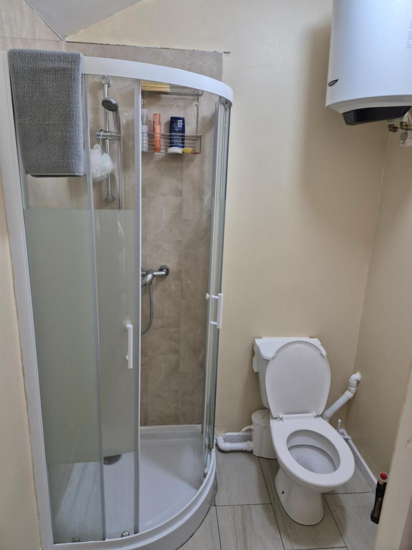 17A DB Airbnb