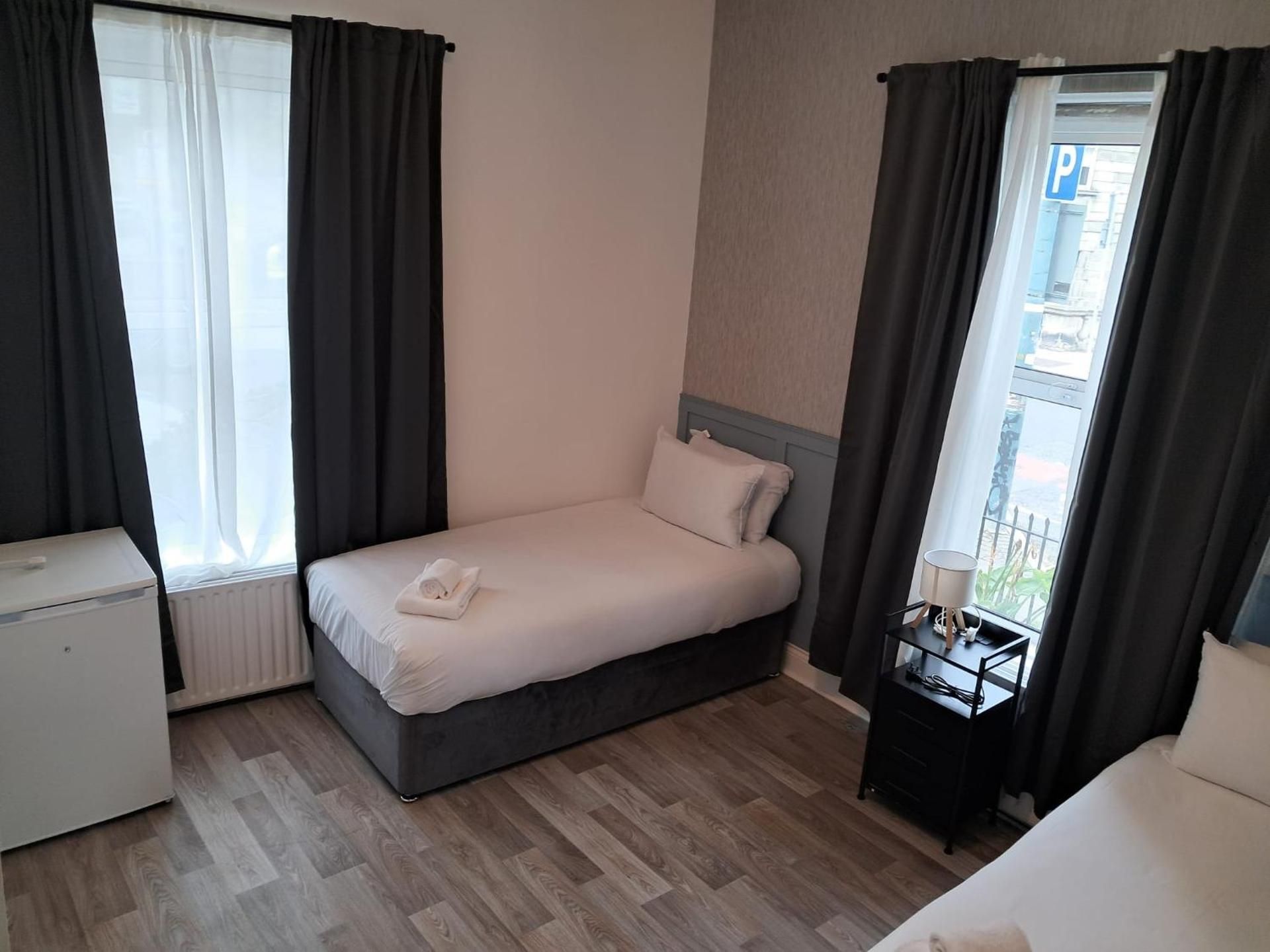 Twin Room with Private Bathroom