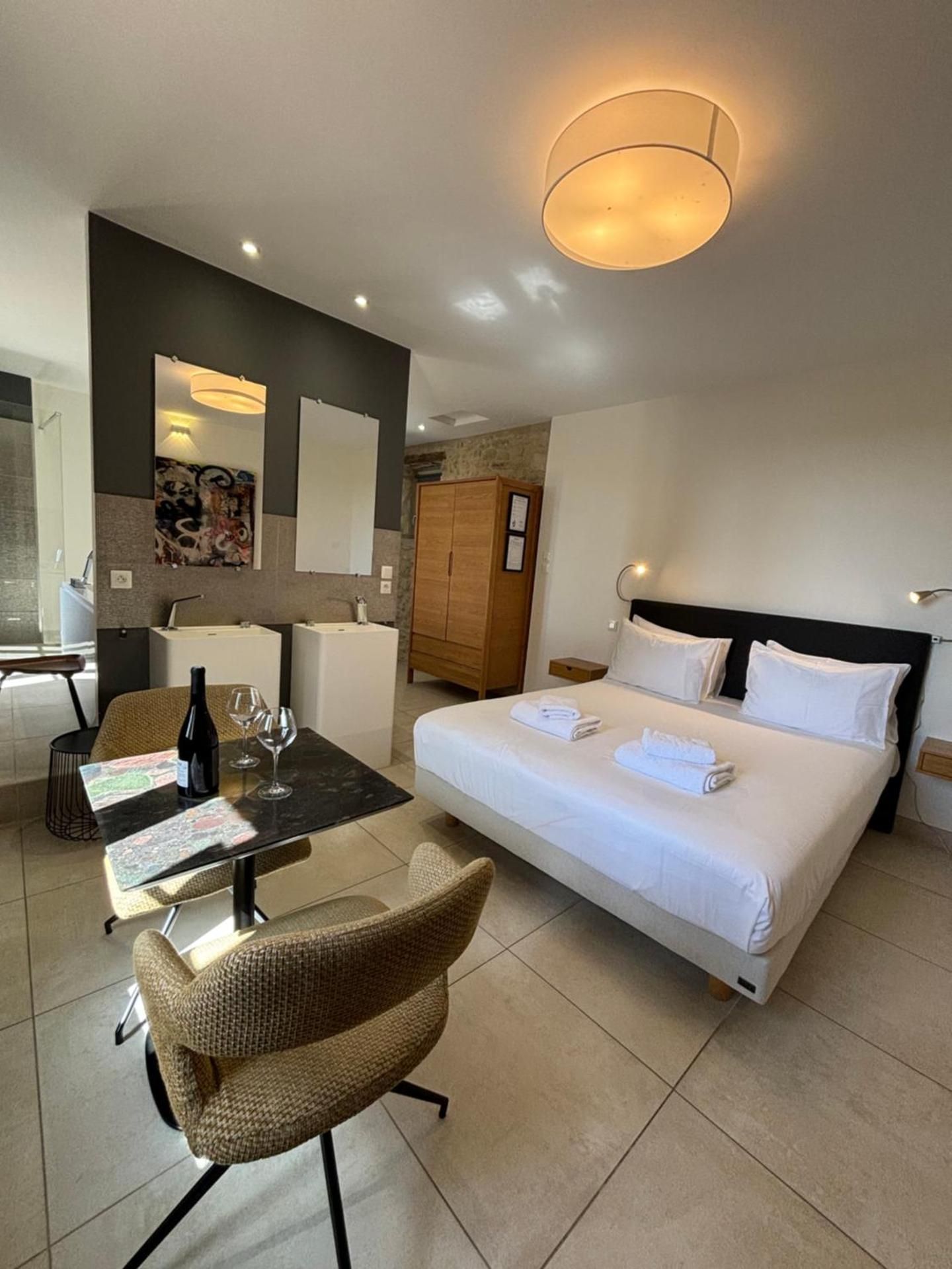 King Suite with Spa Bath