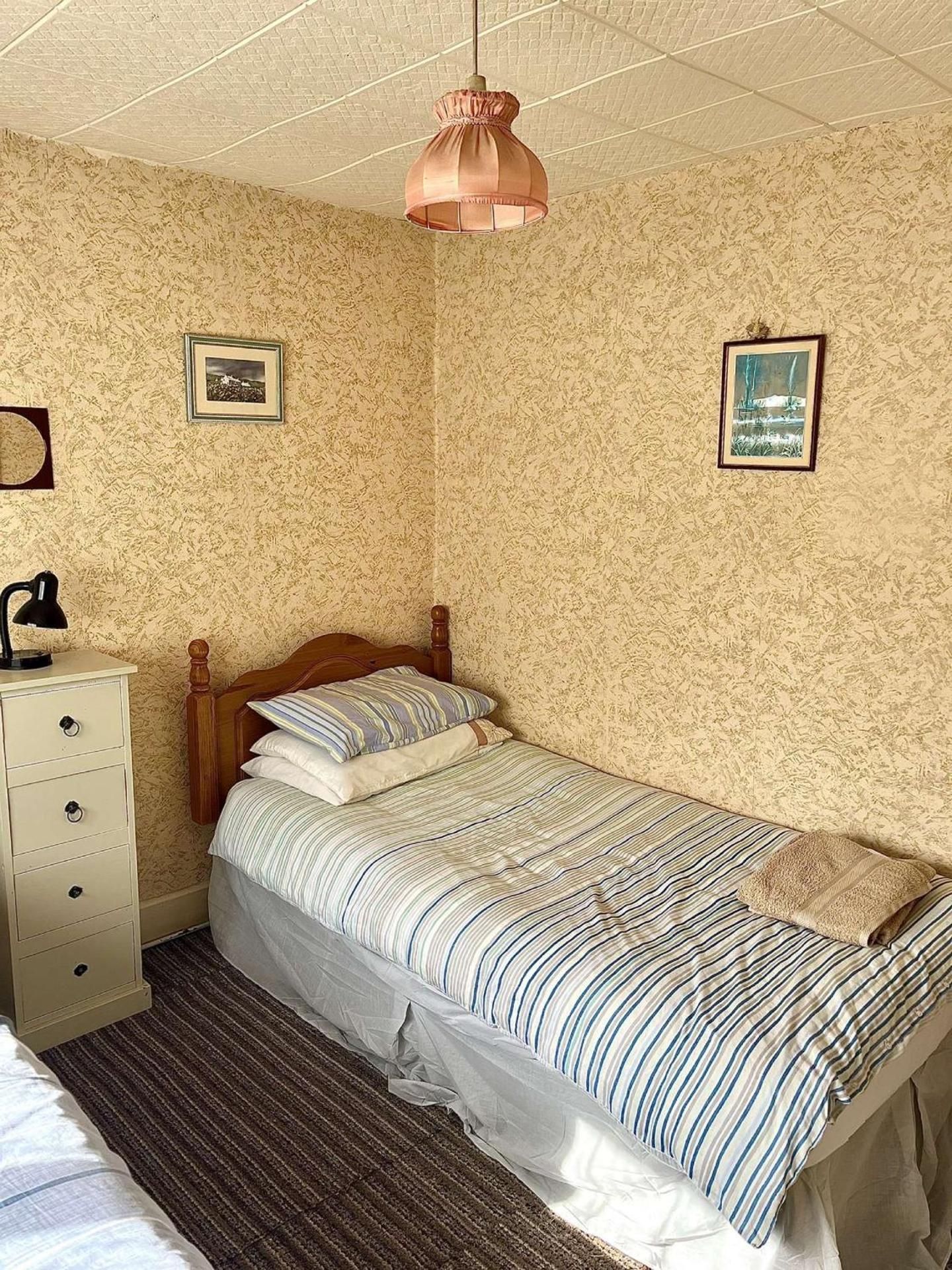Single Room with Shared Bathroom