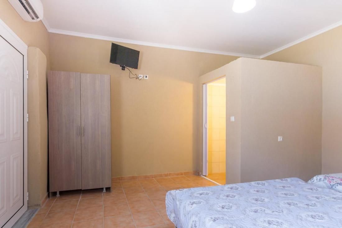 Basic Triple Room