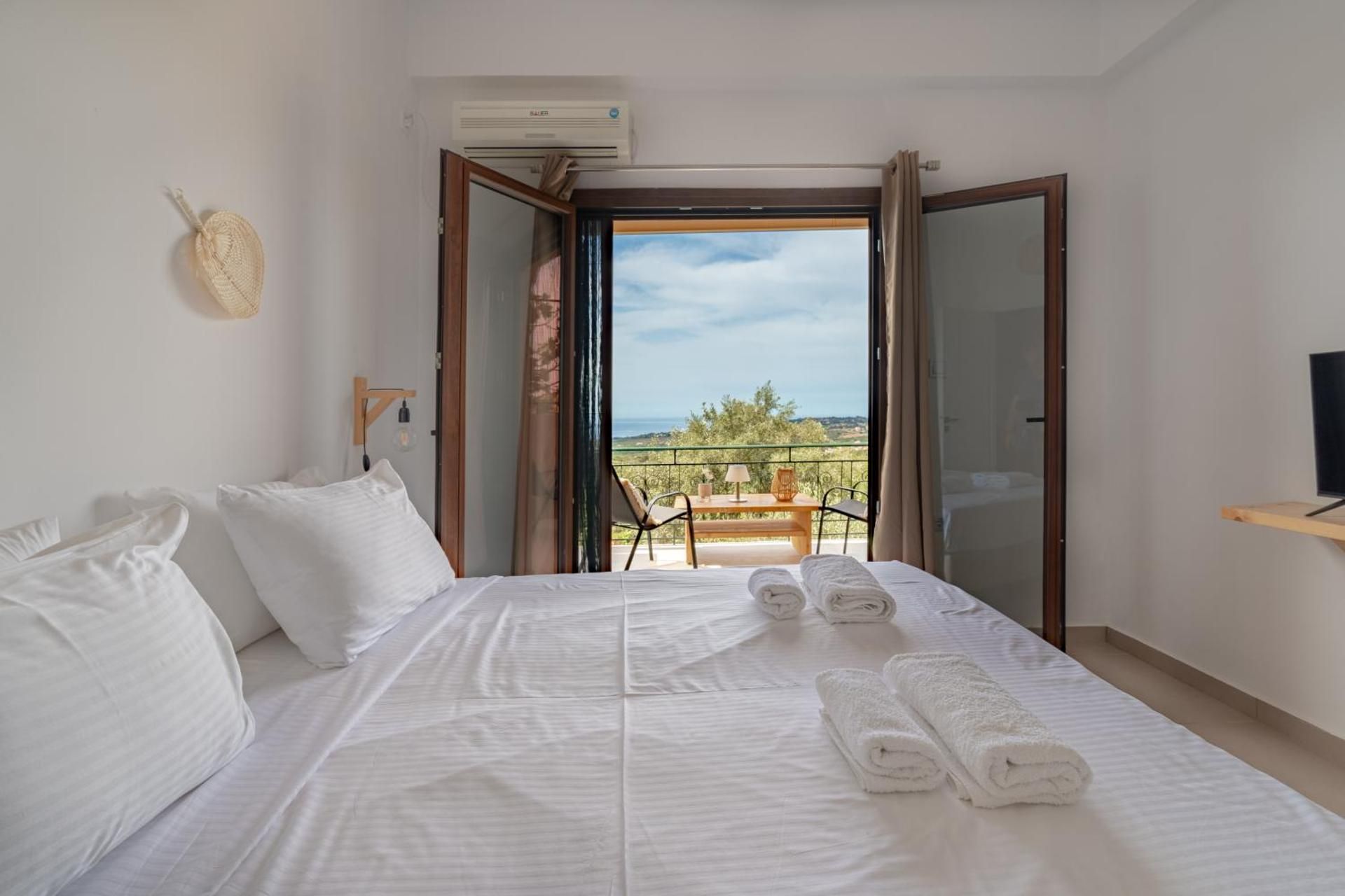 Queen Suite with Sea View