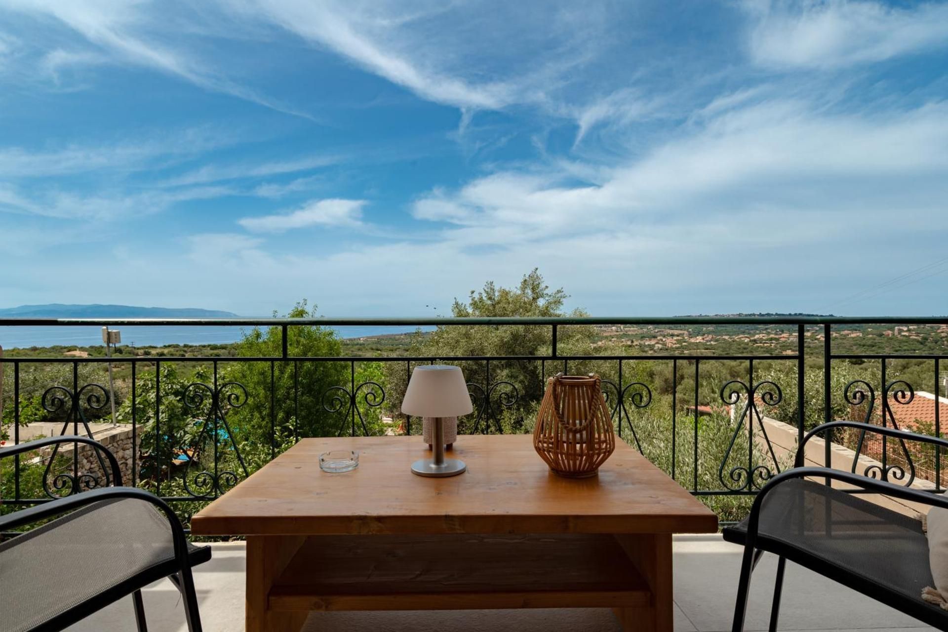 Queen Suite with Sea View