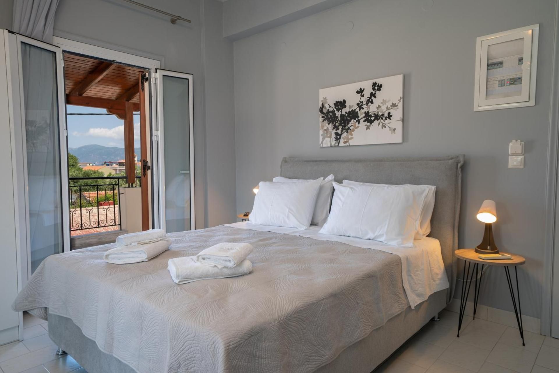 Studio with Mountain View