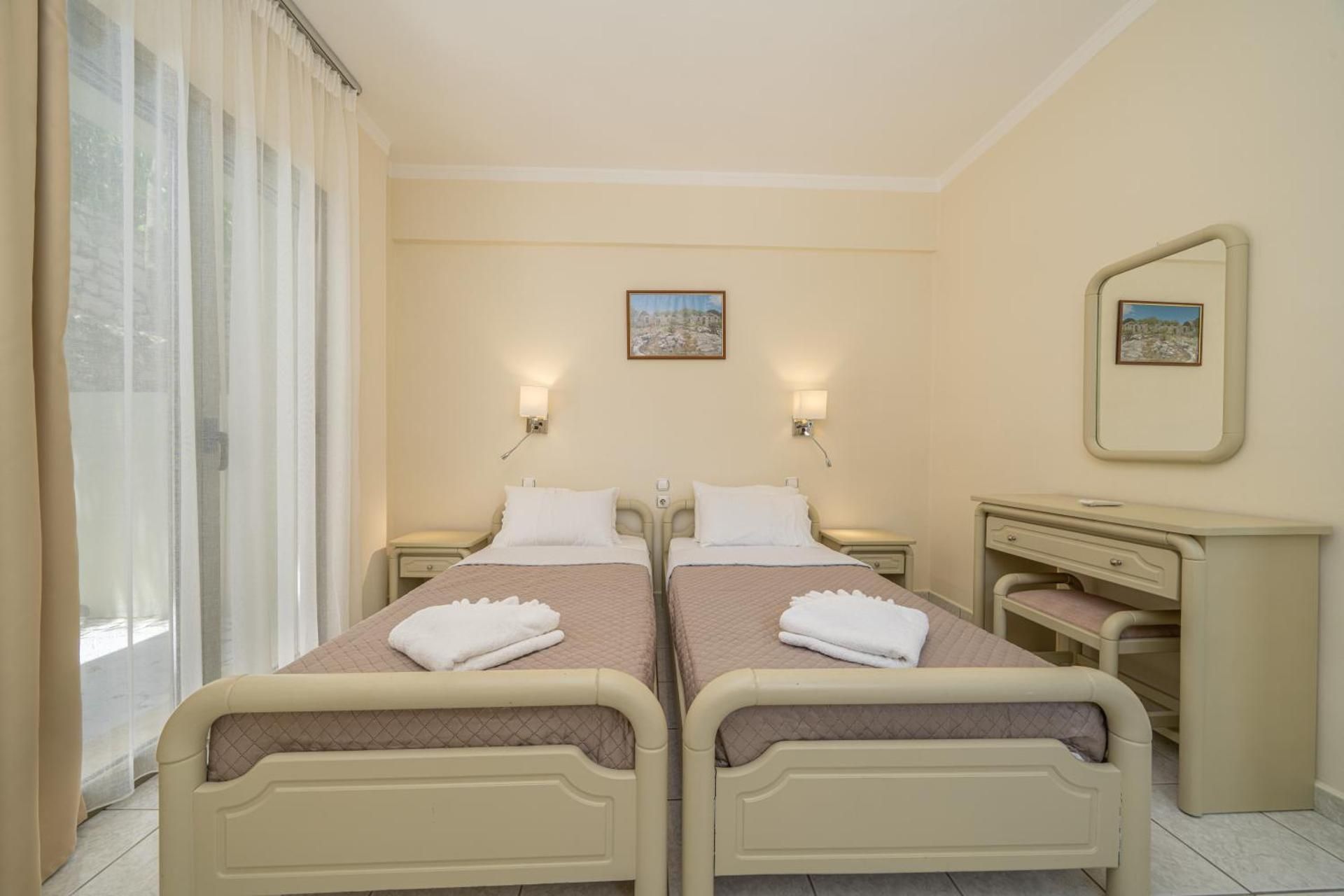 Standard Twin Room with Sea View