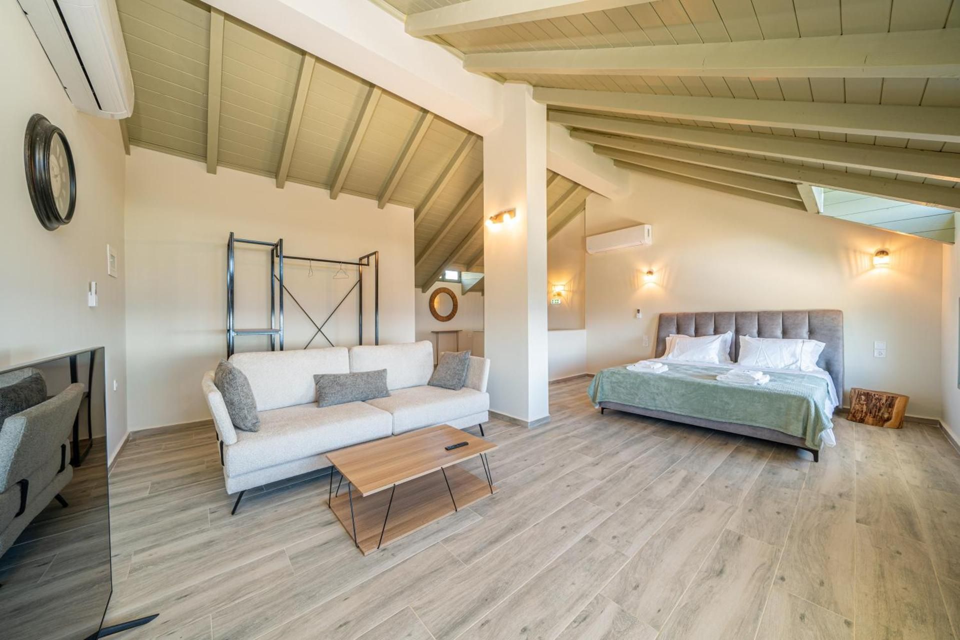 Deluxe Quadruple Room