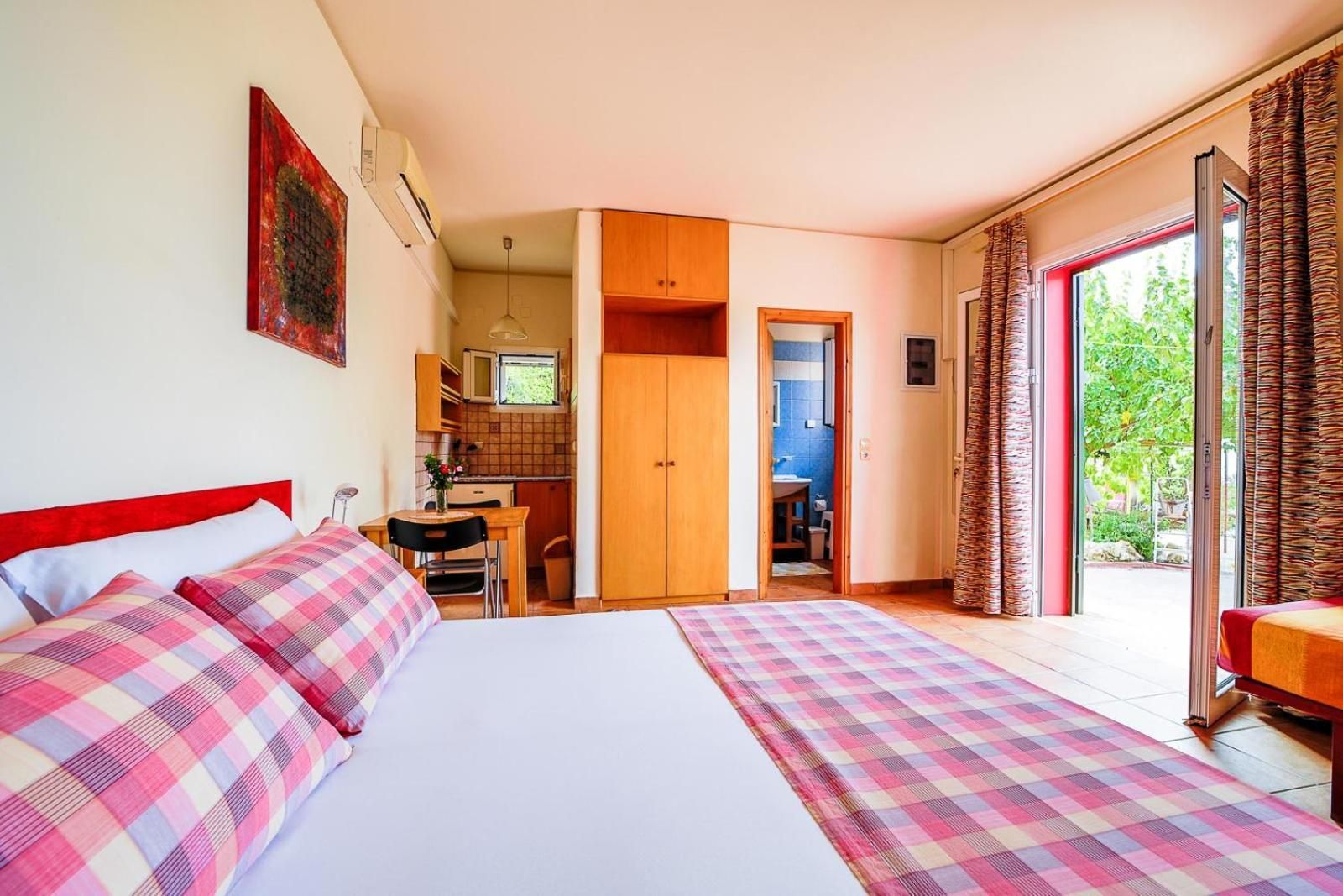 Double or Twin Room with Partial Sea View