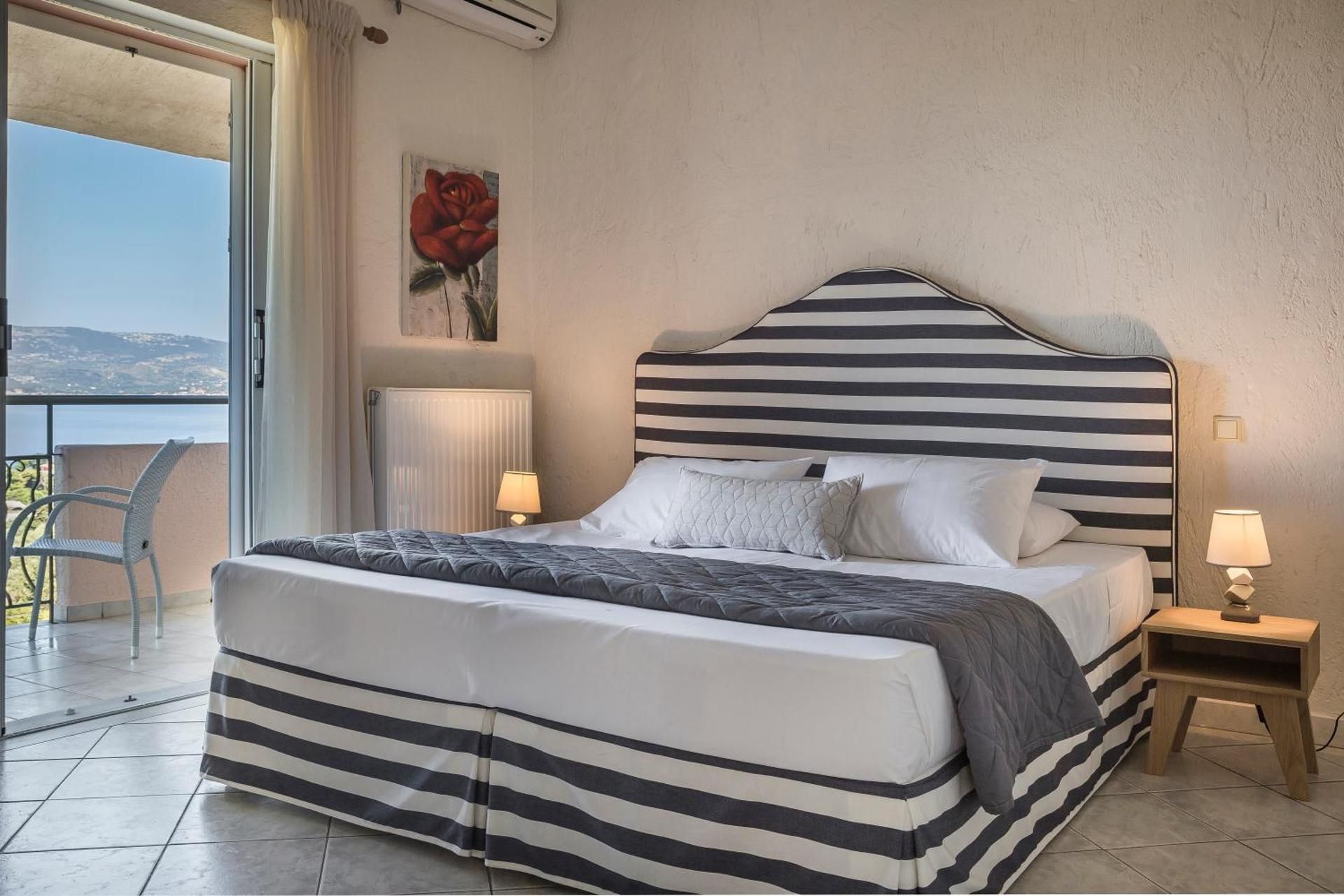 Family Two Bedroom Apartment with Sea View