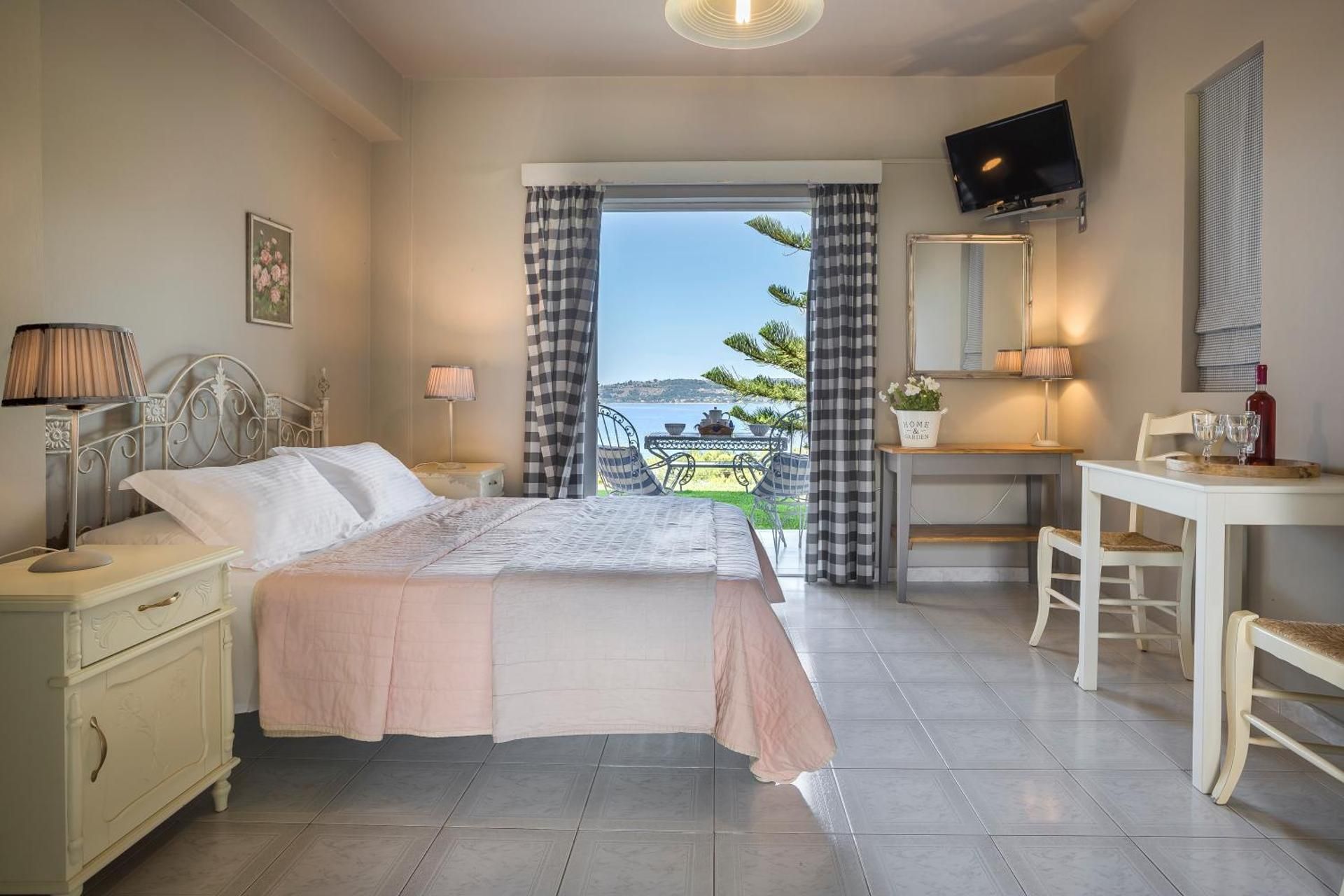 Double or Twin Room with Sea View