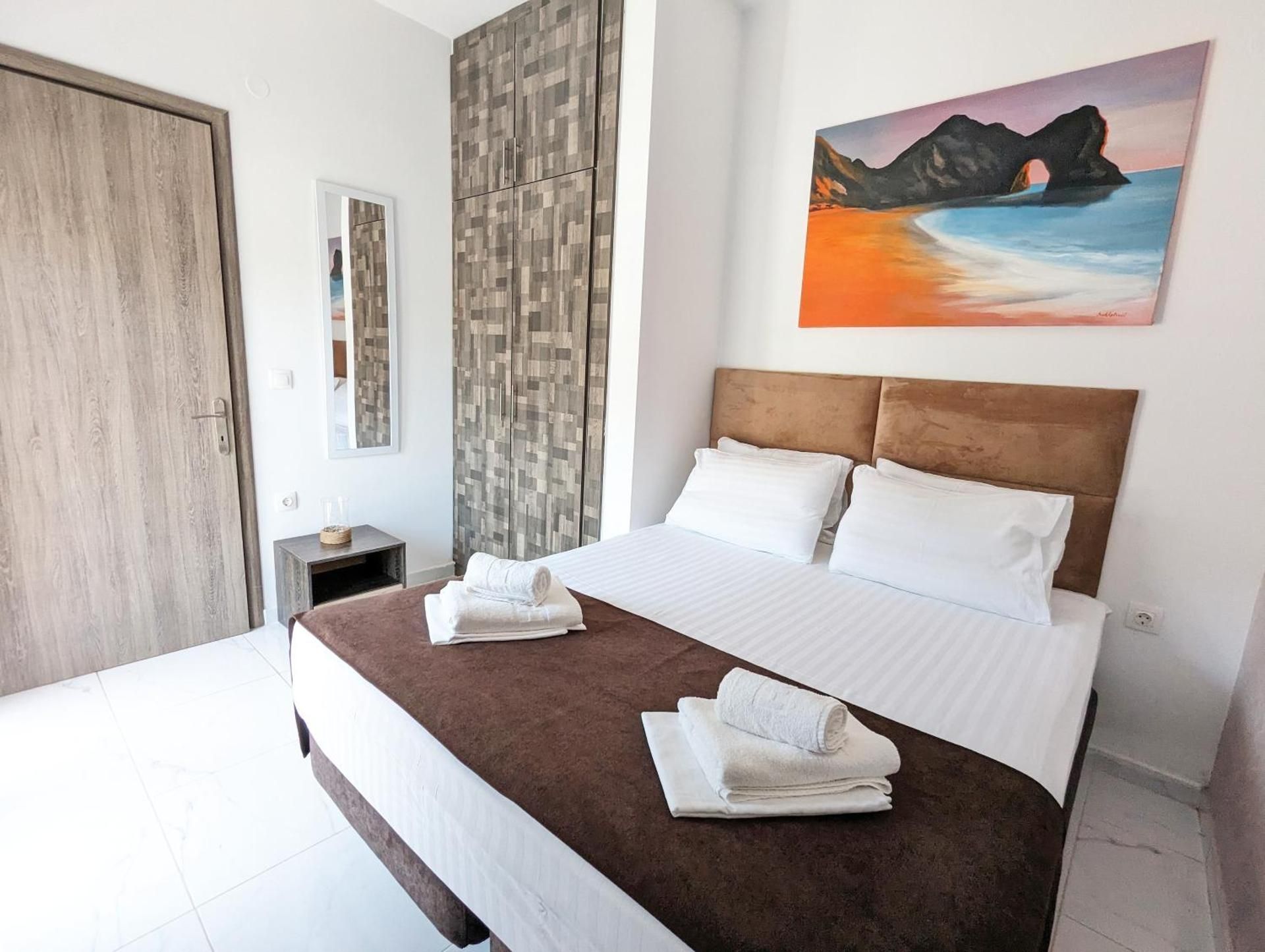 Two-Bedroom Deluxe Apartment with Balcony