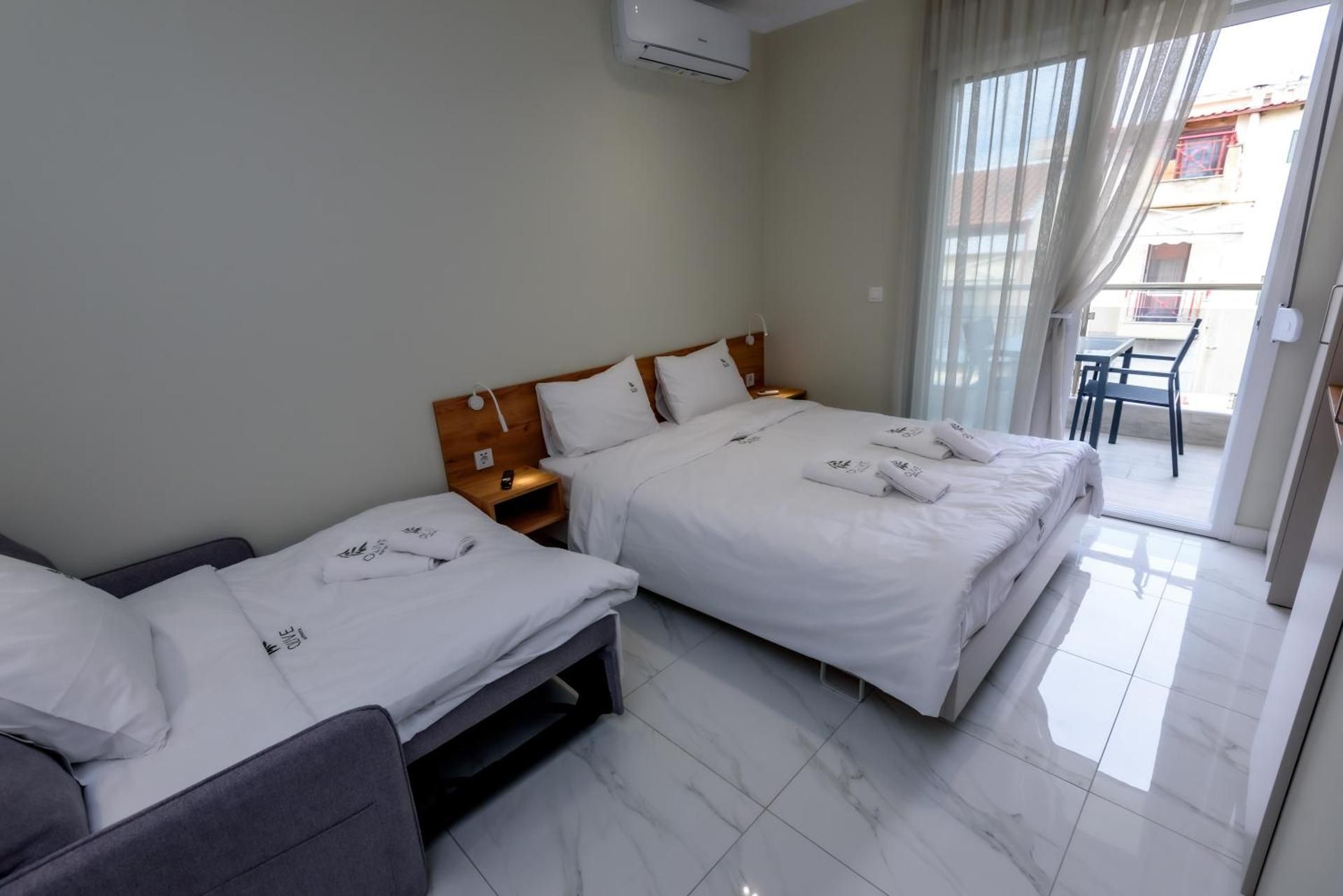 Studio Apartment