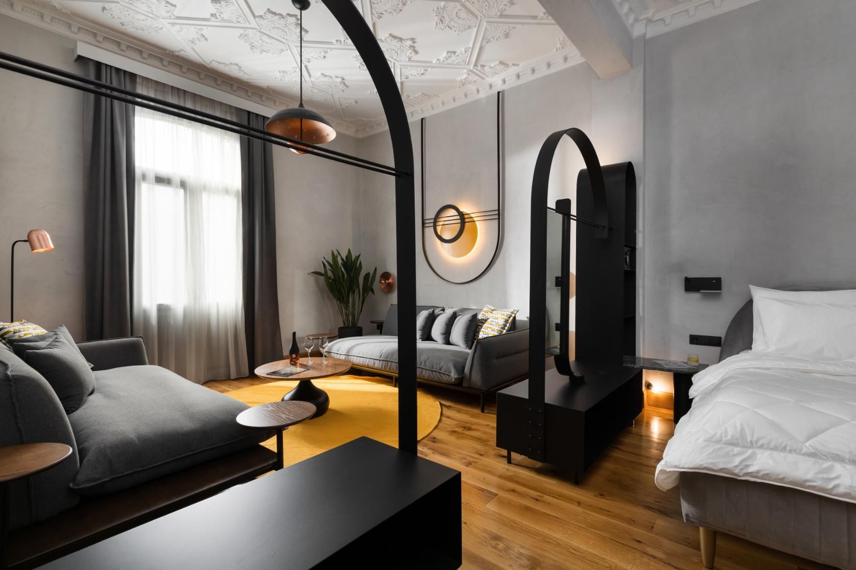 Deluxe Suite