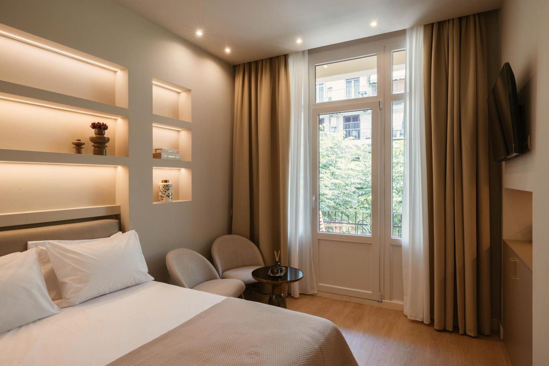 Deluxe Suite