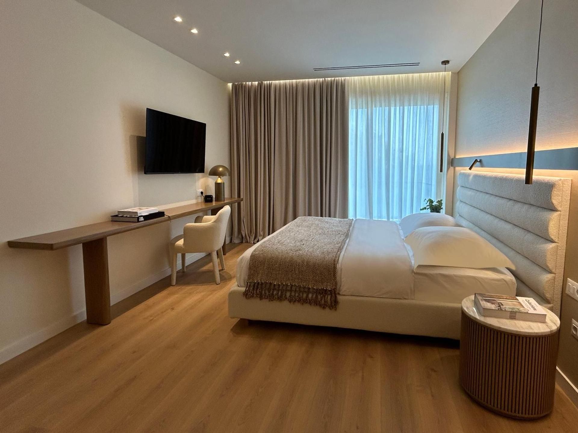 Deluxe Double Room with Balcony and Sea View