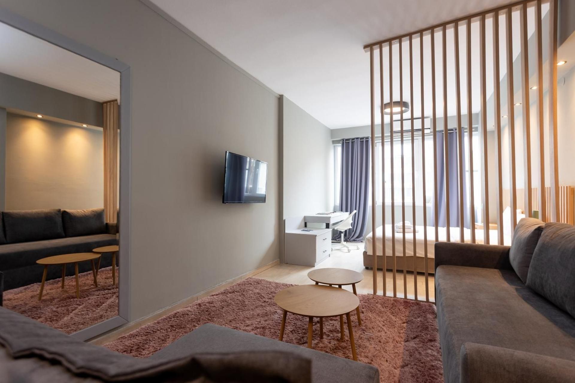 DELUXE APARTMENT