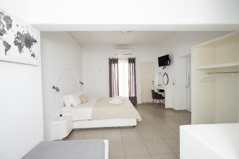 Mama's Pension Triple Room with Sea View 2