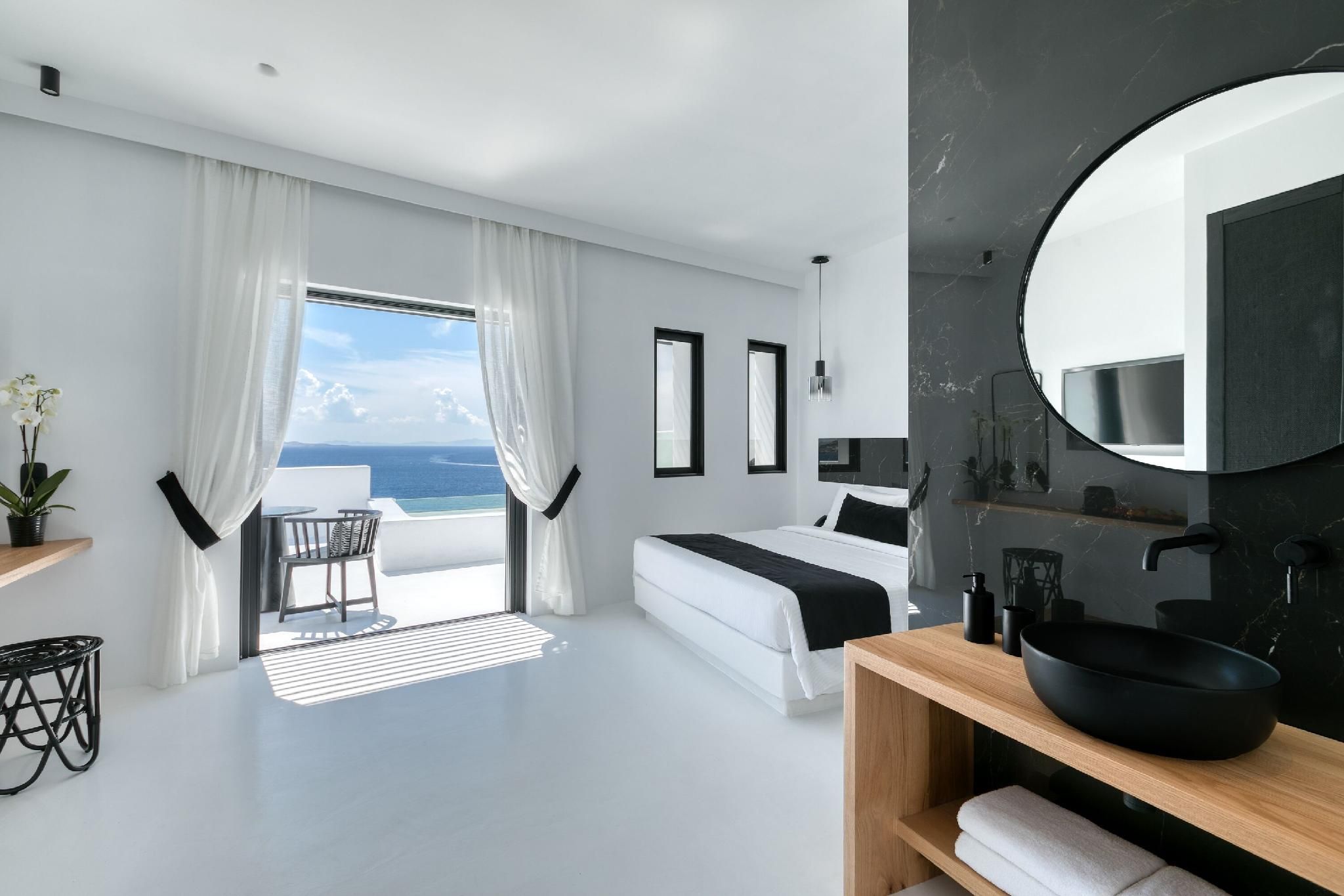 Deluxe Double Room with sea view and private pool