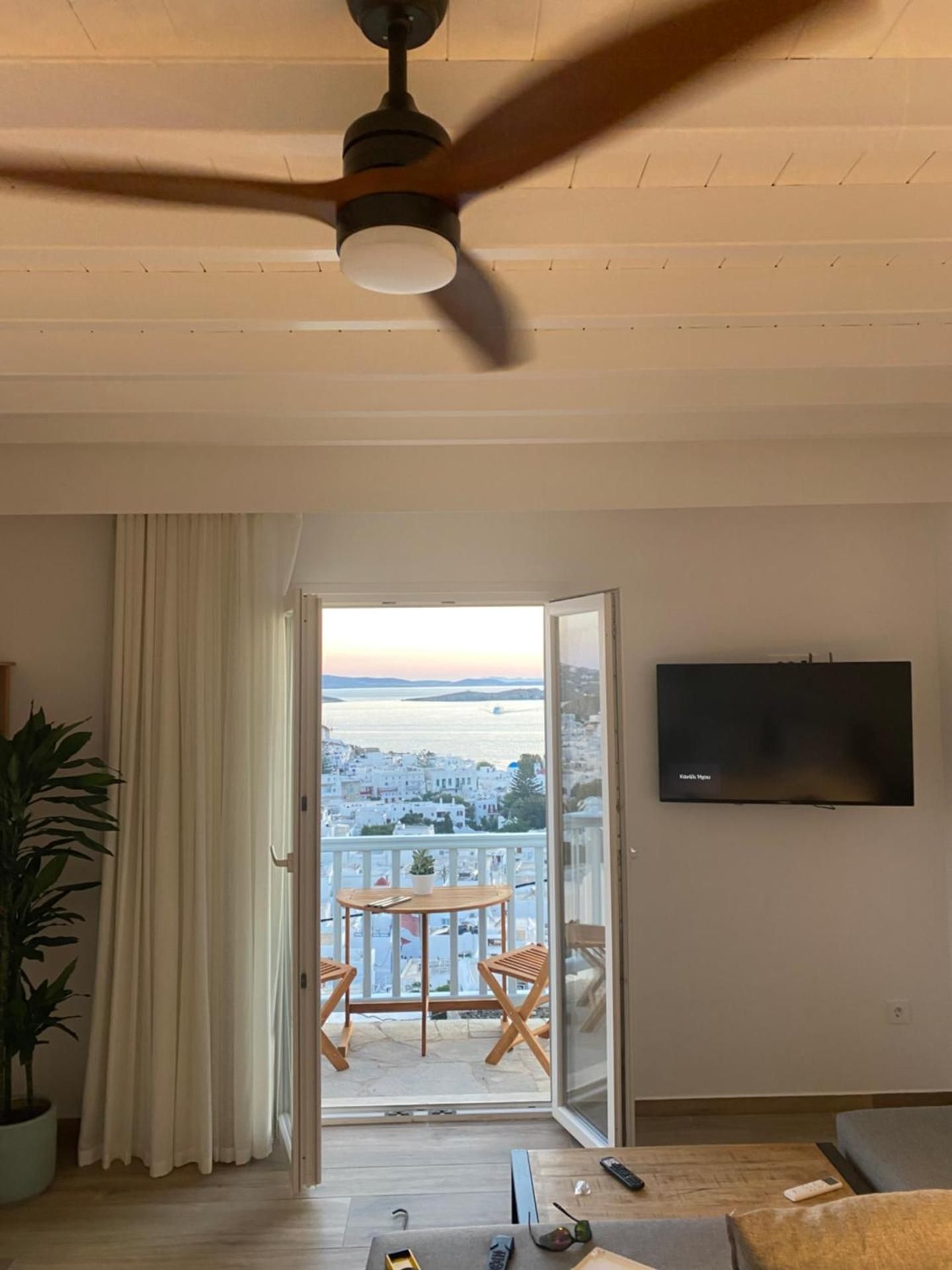 Deluxe Double Room with Balcony and Sea View