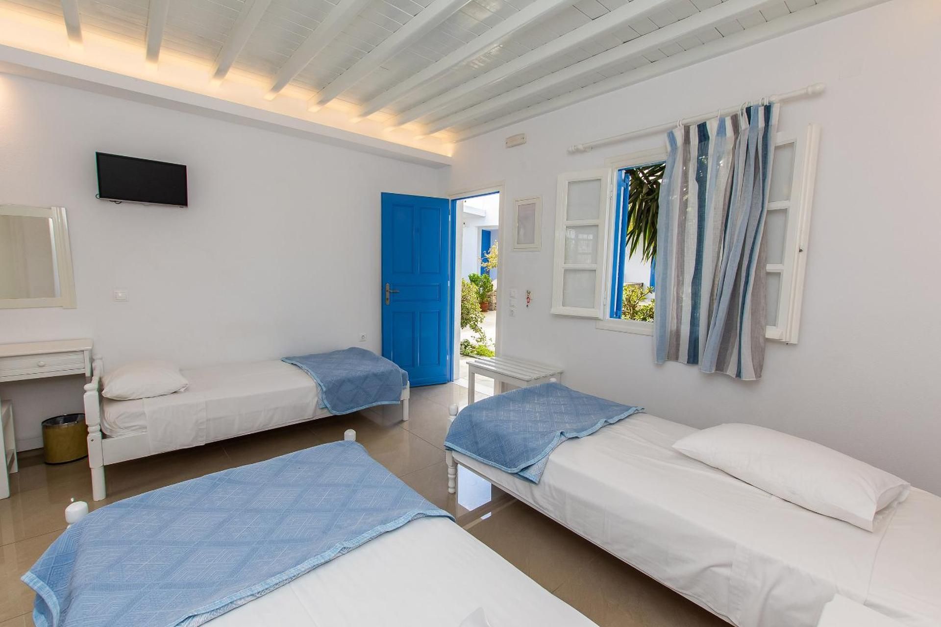 Triple Room with Garden View