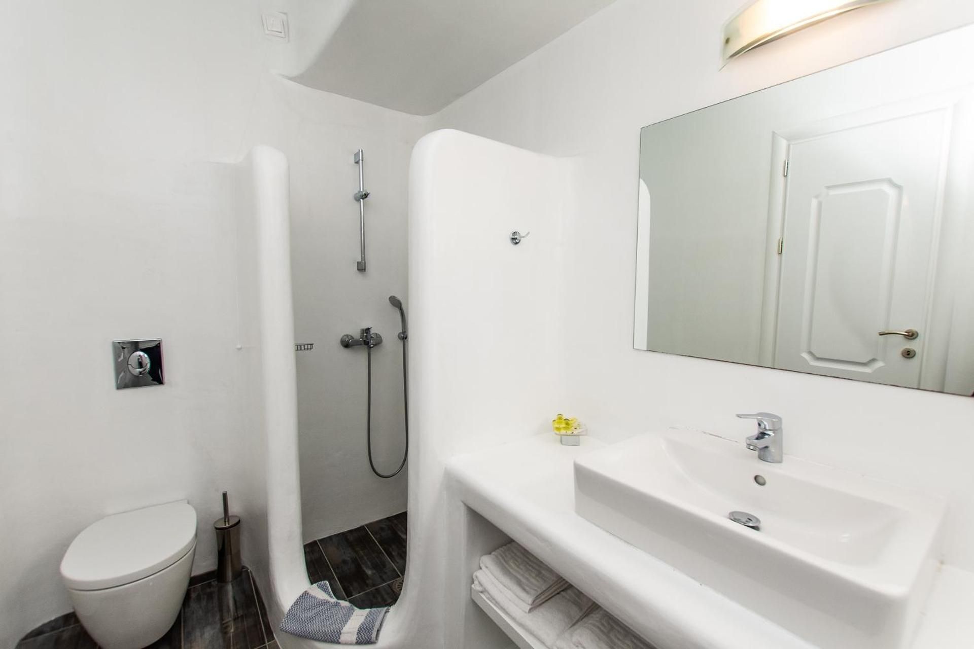 Studio (4 Adults)