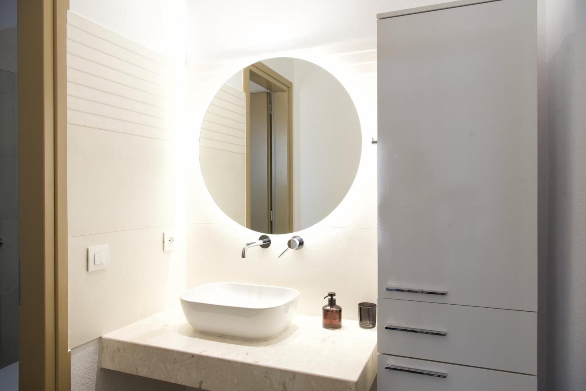 Three-Bedroom Deluxe Apartment