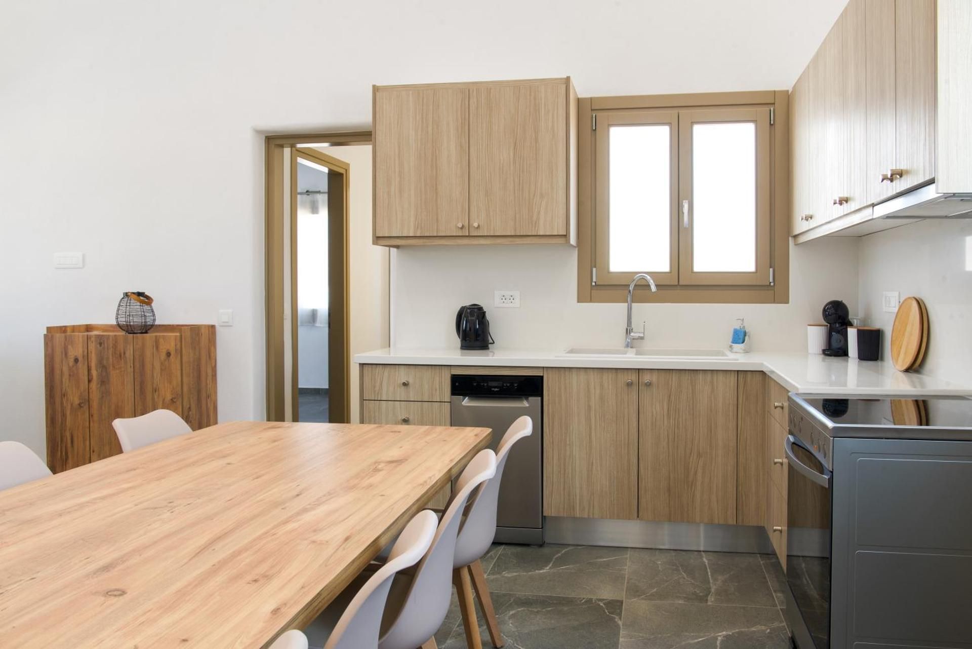 Three-Bedroom Deluxe Apartment