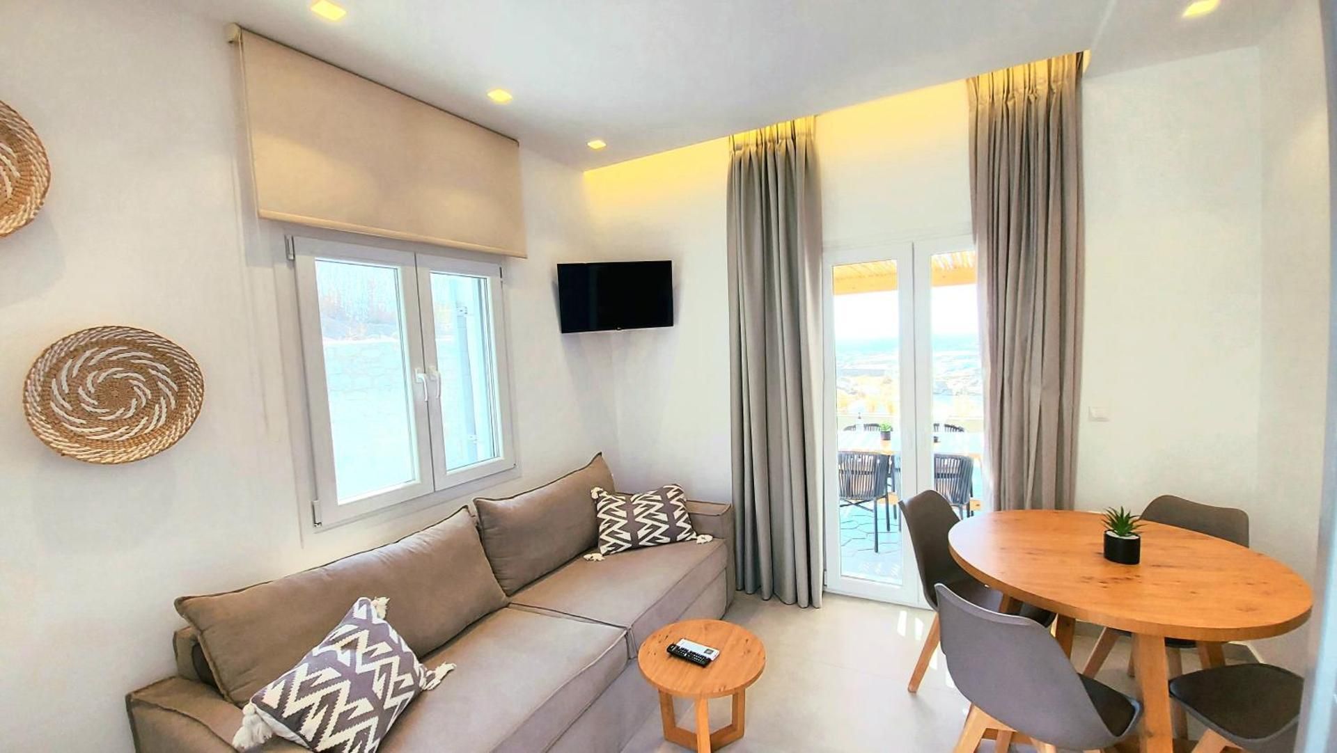 Villa Evi & Suites