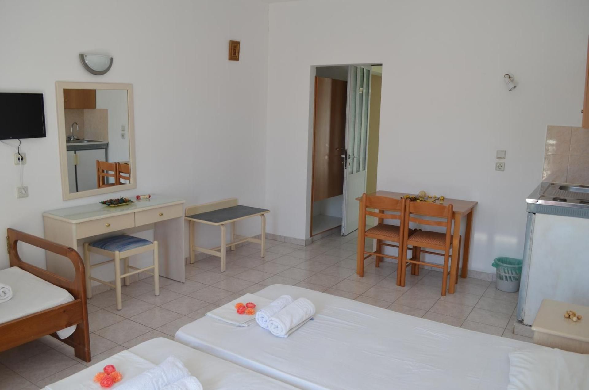 Studio (3 Adults)